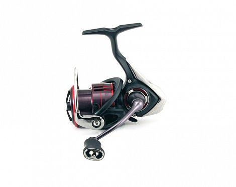 Катушка безынерционная Daiwa 17 Fuego LT 1000D 10225-105RU