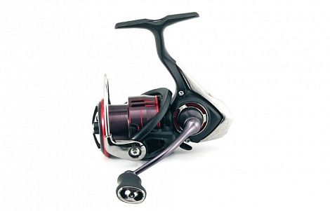 Катушка безынерционная Daiwa 17 Fuego LT 2000D 10225-205RU
