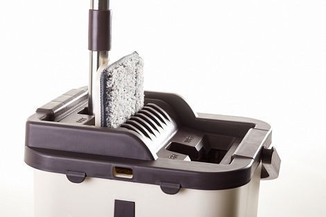 Комплект для уборки полов  швабра с отжимом Flat Mop 12 л