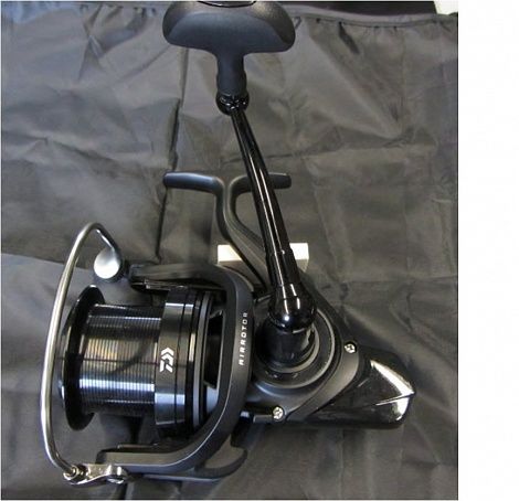 Катушка безынерционная Daiwa Windcast 5000LD QDA + запасная шпуля 10159-600RU
