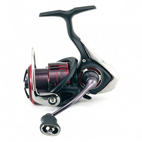 Катушка безынерционная Daiwa 17 Fuego LT 2000S-XH 10225-201RU
