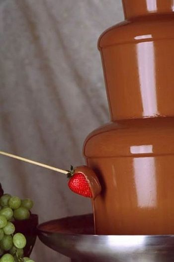 Шоколадный фонтан фондю Chocolate Fondue Fountain 3-х ярусный ( 40 см)